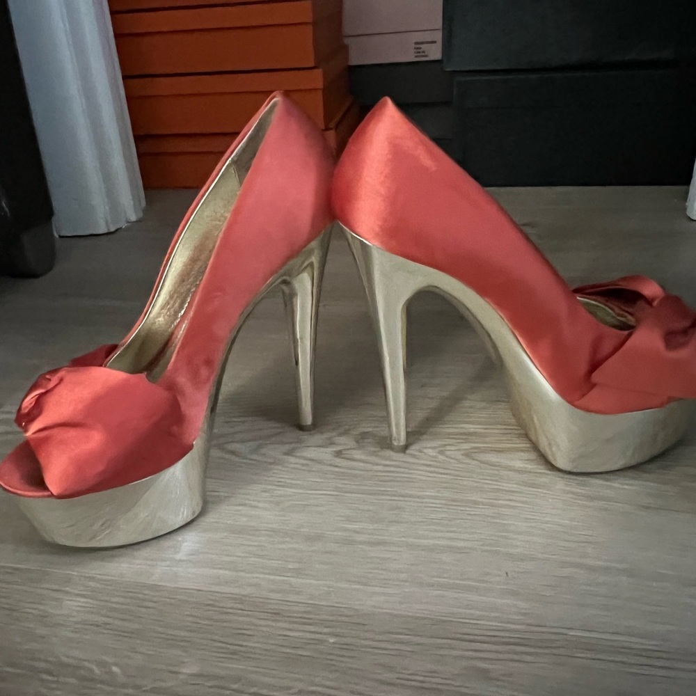 Shoes - Picture 2 of 5